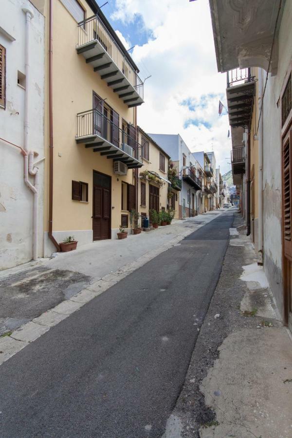 Del Golfo * Castellammare del Golfo